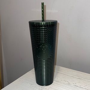 2021 Starbucks Holiday Grid Cup in Emerald Green! NWT